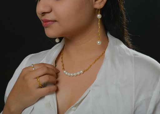 Exquisite Emerald Earrings and Necklace Sets to Elevate Your Jewelry Collection